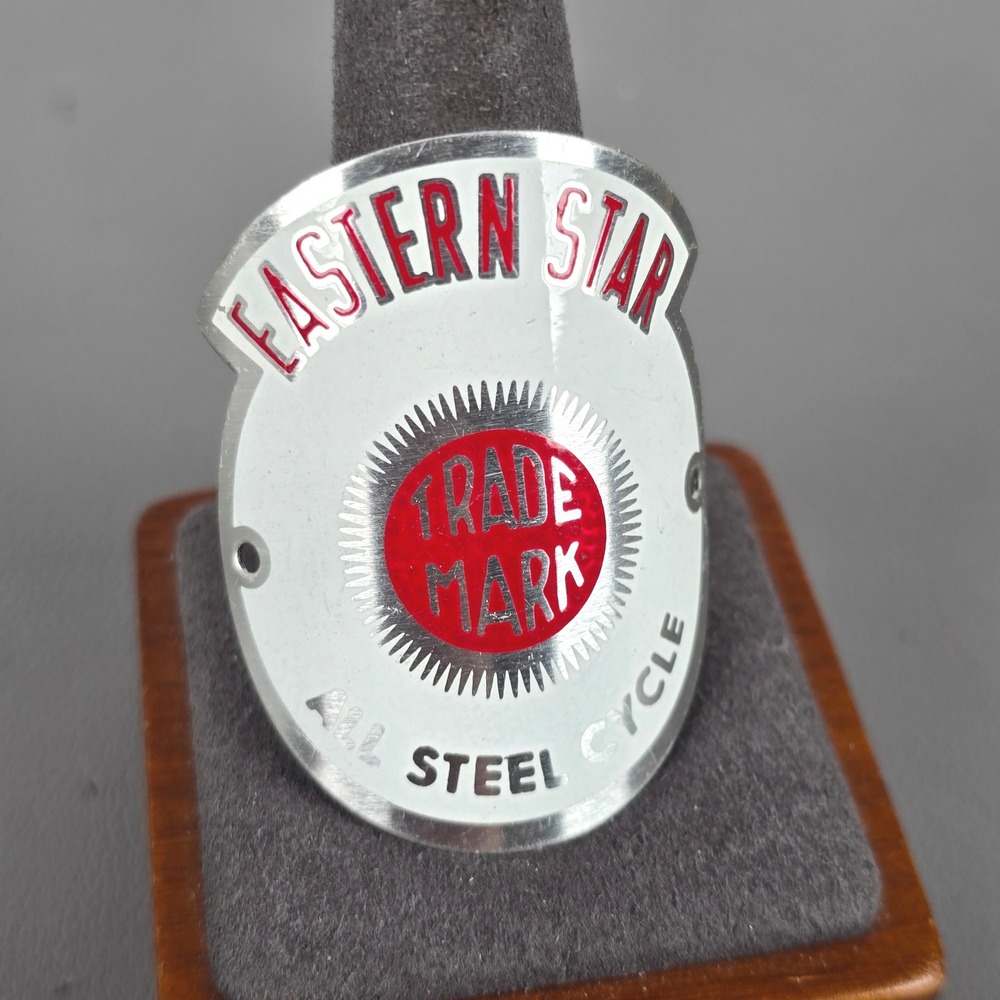 READ VTG Eastern Star All Steel Cycle Bicycle Head Badge Red Silver Metal Logo